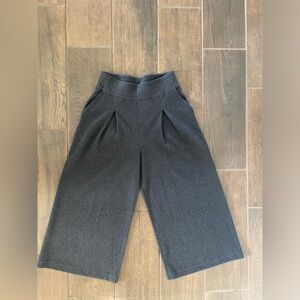 Lululemon- can you feel the pleat crop pants